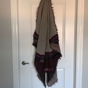 Aritzia Wilfred Haus Party Blanket Scarf